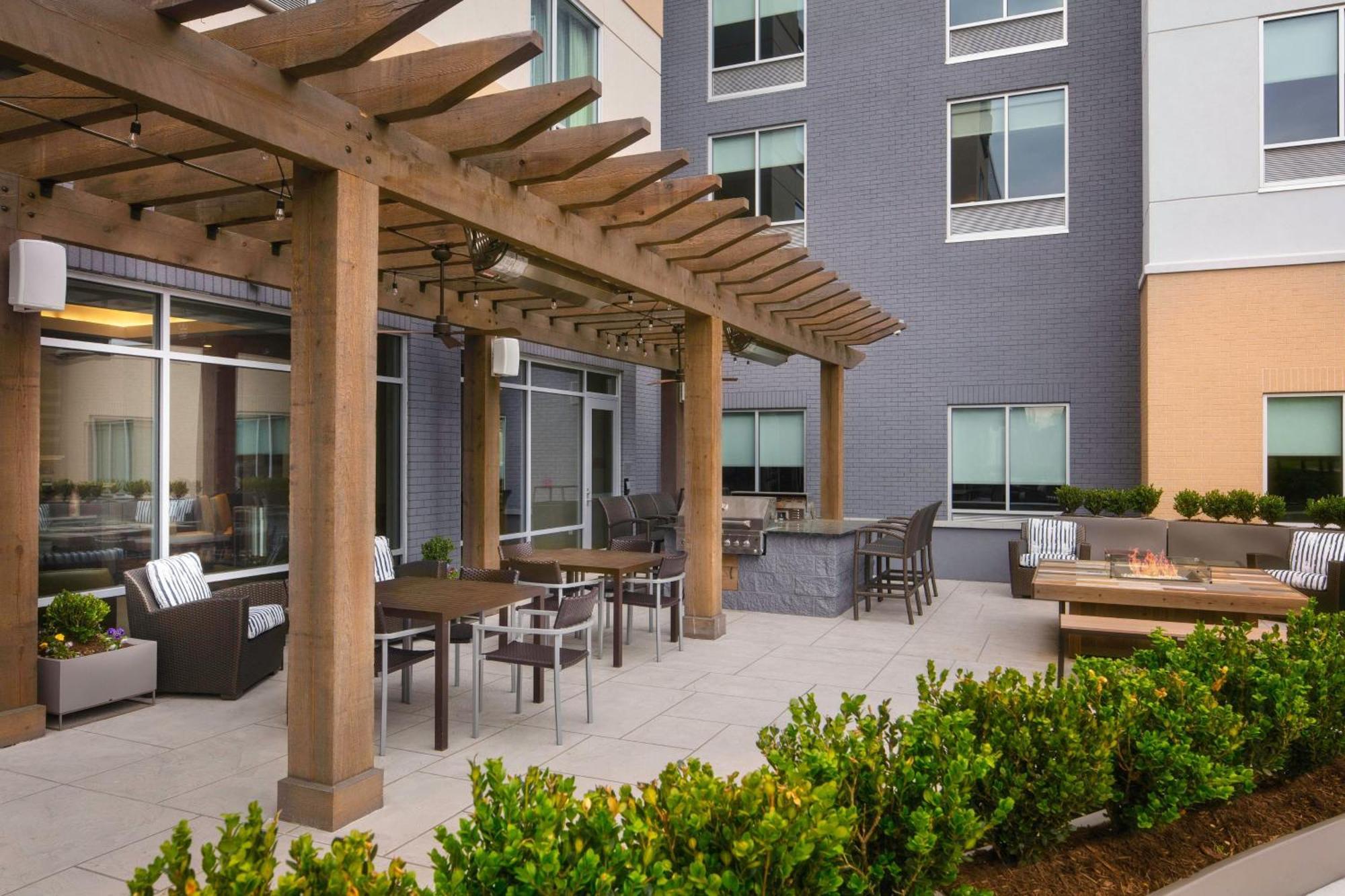 Fairfield Inn & Suites By Marriott Louisville Northeast Exteriér fotografie